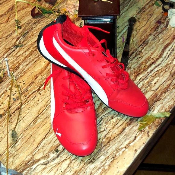 Red Puma Ferrari Forenza Flats - Picture 1 of 14
